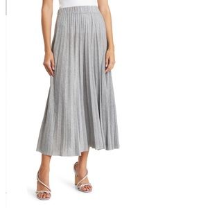 NWT T Tahari Pleated Skirt